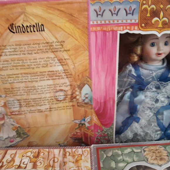 4 - Vintage 1996 Marie Osmond - Story Book Dolls on Metal Stands - Picture 7 of 13